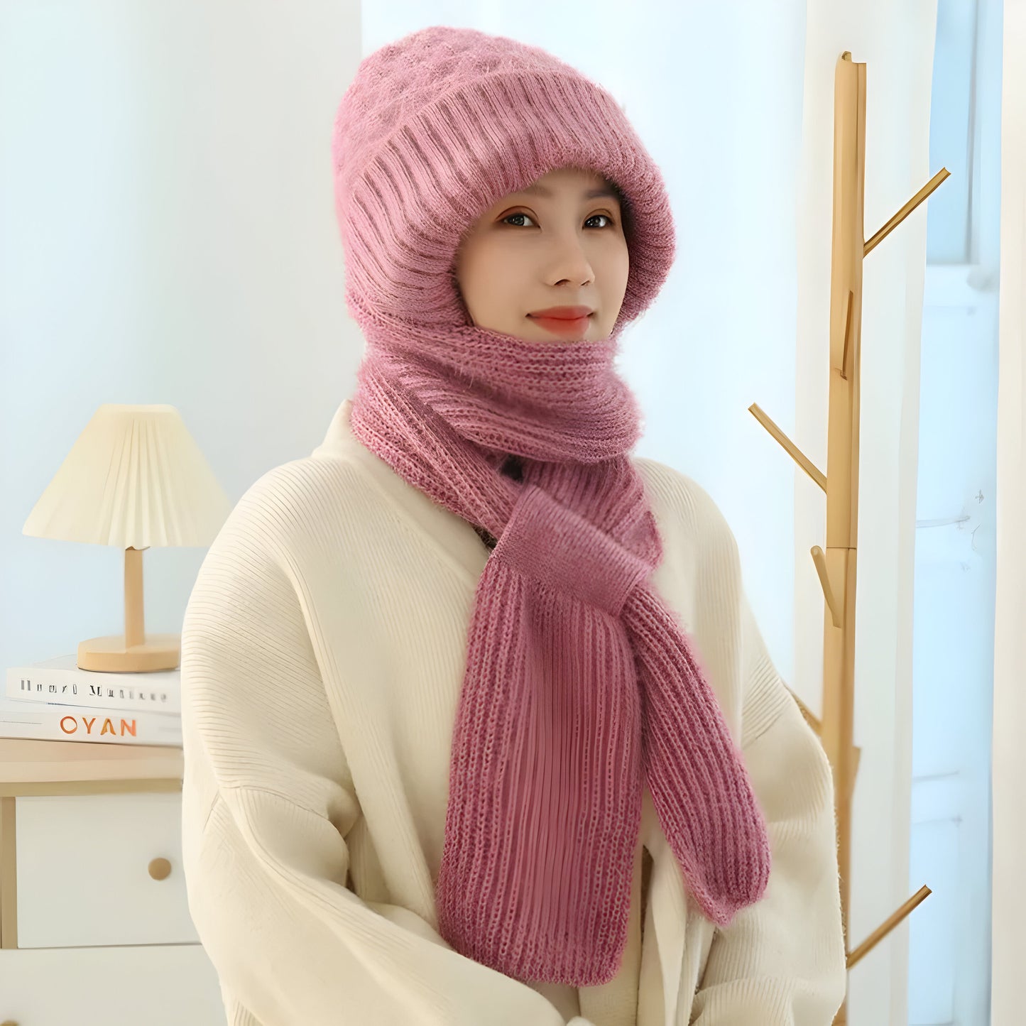 Zalveno Roze CozyWrap™ - Jouw Muts en Sjaal in 1